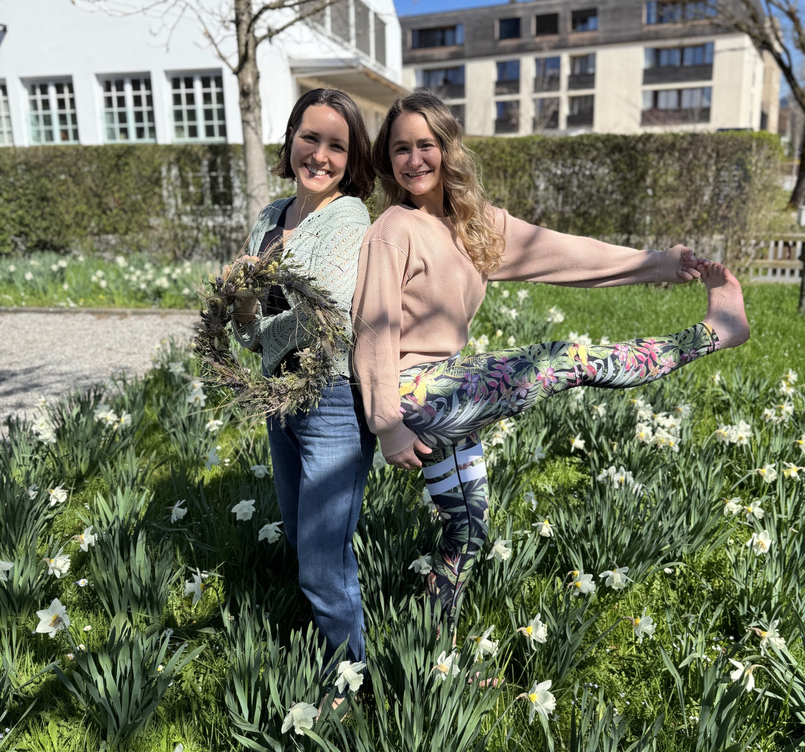 Yoga und Kranz Binden